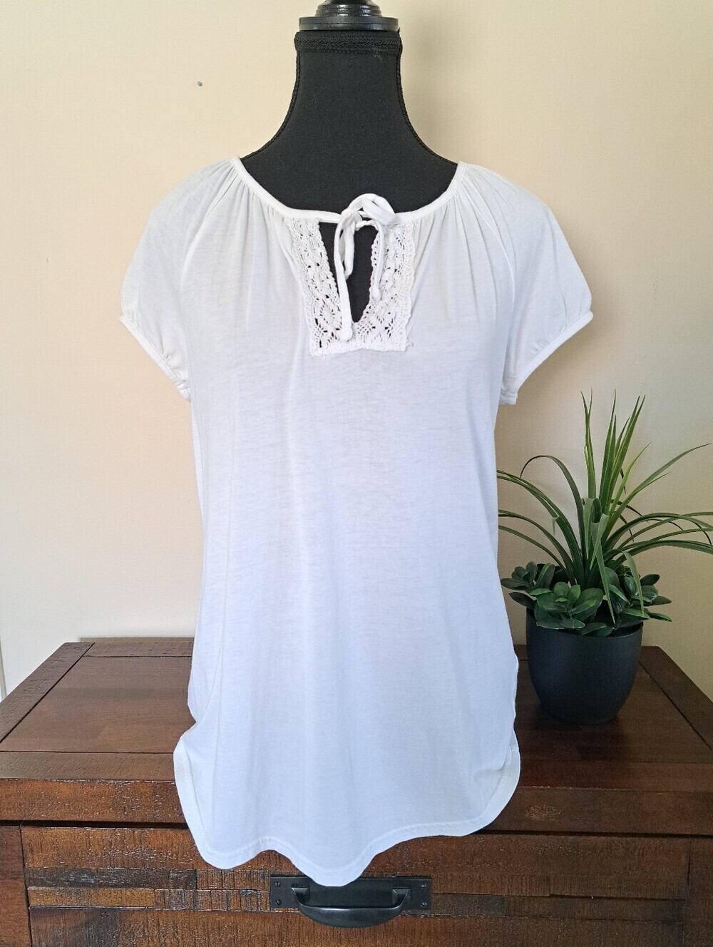 Chaps White Tee Size Small Lace Detail Tie Front Lightweight Cotton Feminine ¹